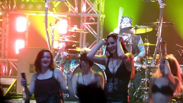 Steel Panther - 17 girls in a row - Olympia - Paris