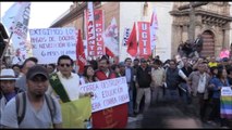Grupos sindicales ecuatorianos protestan medidas laborales del Gobierno de Correa