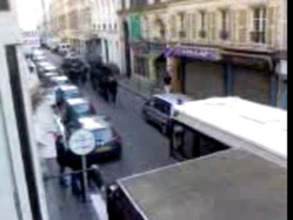 Rue d'Enghien vue de la fenêtre...