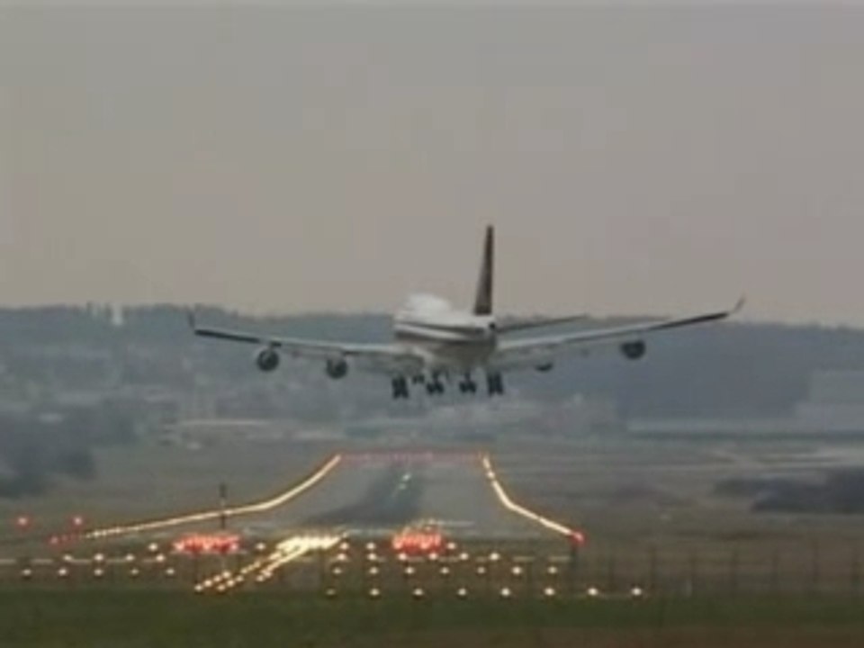 Boeing 747 atterrissage par vent de travers