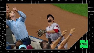 Fan at Yankees Game Blows Three Different Chances to Catch a Ball