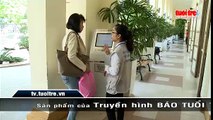 Thanh niên tình nguyện giúp dân giải quyết thủ tục hành chính