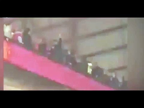 Manchester United and Liverpool fans Do Battle in Old Trafford UEL 17-03-2016