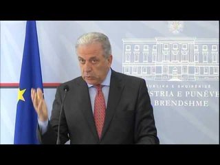 Avramopoulos: Shqipëria nuk do të jetë vetëm nëse përballet me fluksin e refugjatëve