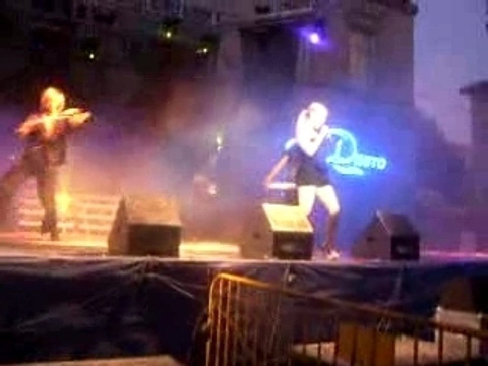 Me tienes delirando (inicio del concierto)