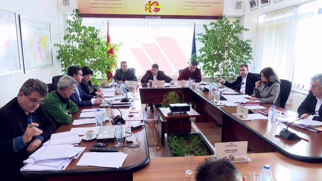 Të ftuarit në “Rruga e re”: Pastrimi i listës zgjedhore bëhet sipas VMRO-së