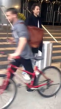 Jaromir Jagr playing basketball with fans in NYC outside hotel