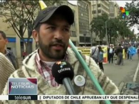 Colombianos marchan contra las políticas neoliberales del gobierno