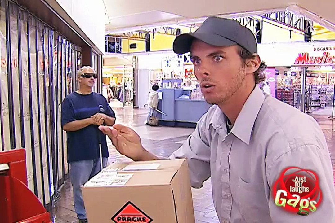 Daily Laughs_Jerk Mailman Prank