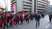 Kocaeli CHP'li Gençler Çanakkale Zaferi İçin Meşalelerle Yürüdüler