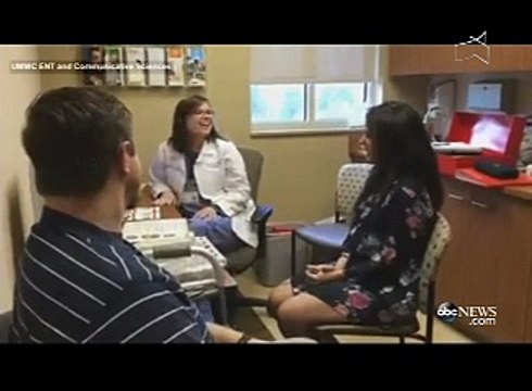 JOVEM OUVE PELA 1ª VEZ E É PEDIDA EM CASAMENTO.