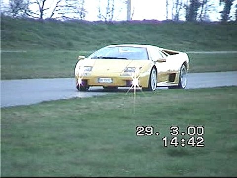 Lamborghini Diablo VT 6 liter corner slide