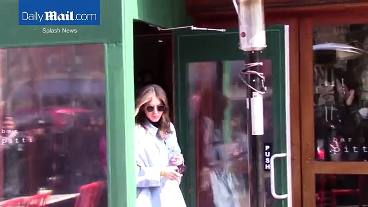 Gigi Hadid rushes out of New York City pad as she scurries to modeling gig