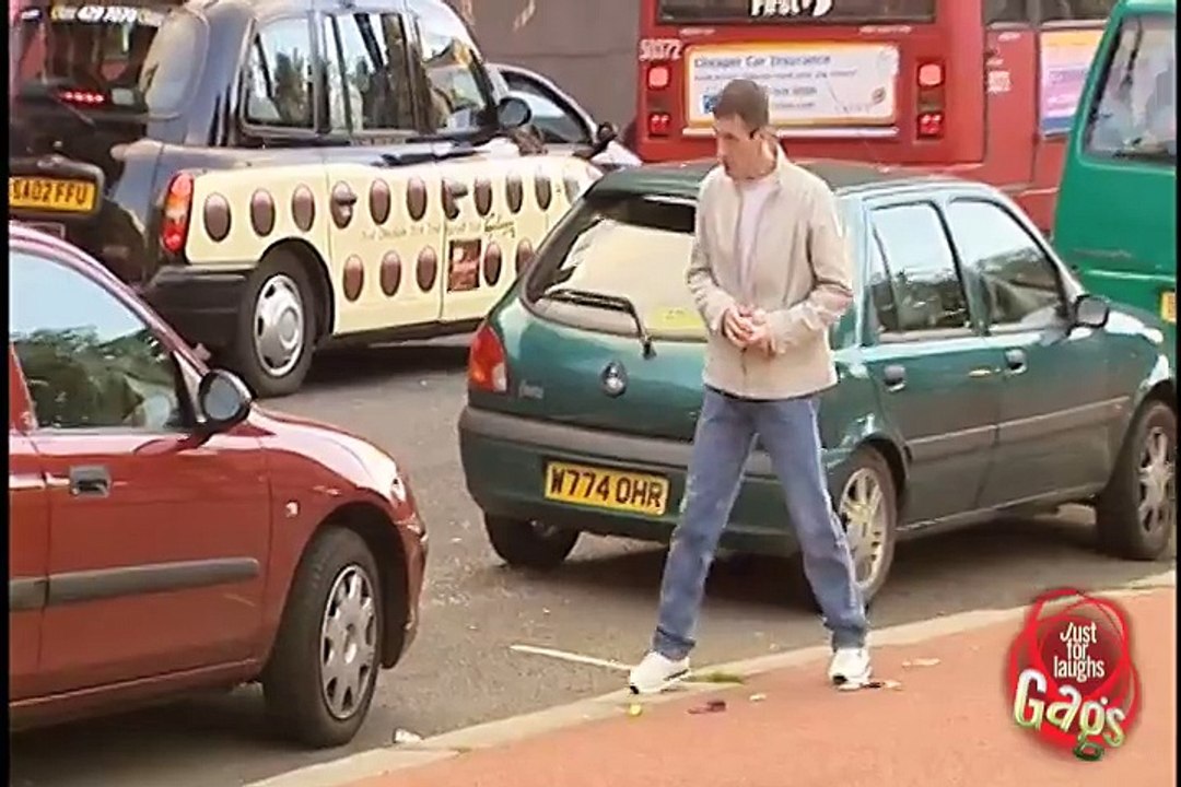 Daily Laughs_Honking Empty Car