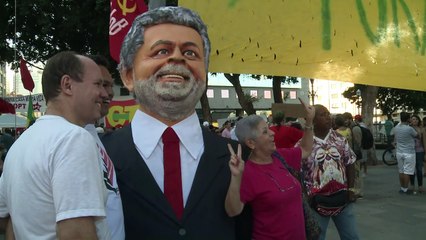Manifestantes criticam mídia no Rio