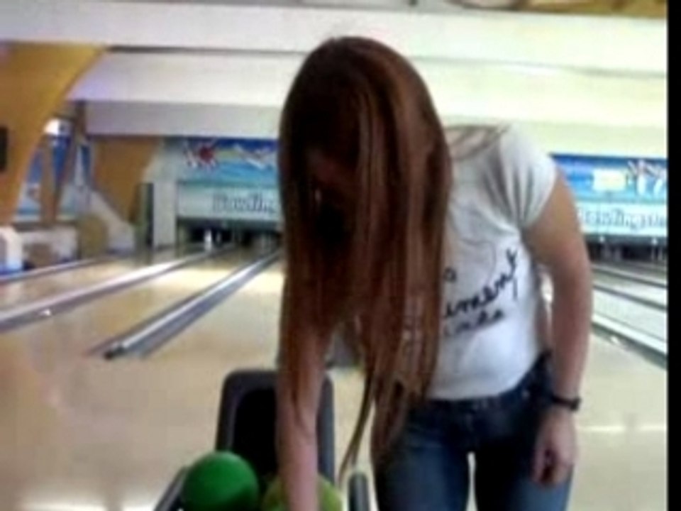 Mitsie bowling