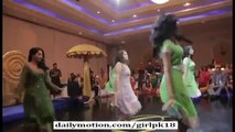 Beautiful Girls Pakistani Wedding Dance on Bollywood Song - Babu G Zara Dheere Chaalo