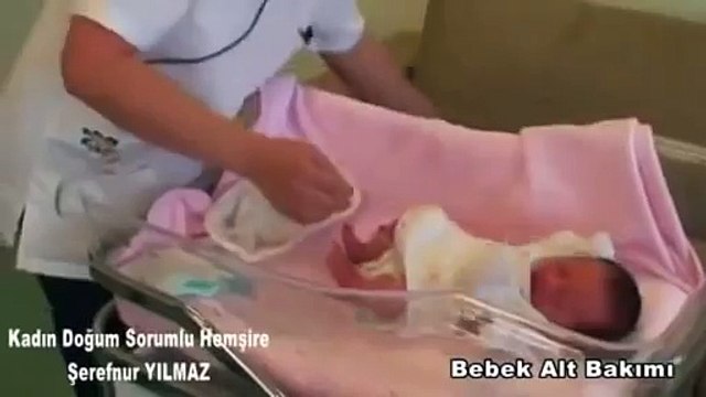 bebek bezi nasıl bağlanır,nasıl temizlenmeli,bebeğin altı nasıl değiştirilir,altı nasıl temizlenir