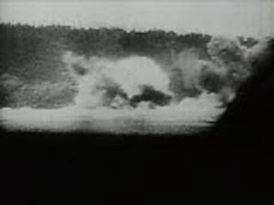 WW2 - Ju-87 Stuka in action