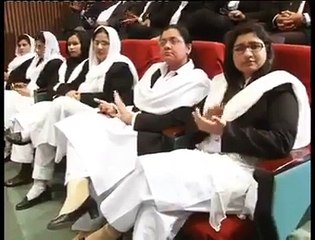 Classic Insult of Corrupt Politicians (in front of them) by ARY Journalist Arif