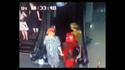 Muslim Refugees visit Mall