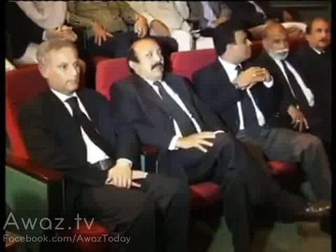 Classic Insult of Corrupt Politicians (in front of them) by ARY Journalist Arif Hameed Bhatti
