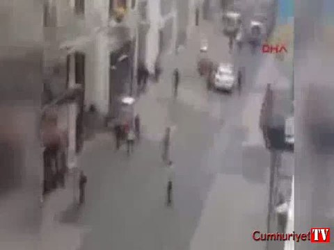 İstiklal Caddesi'ndeki patlama sonrası görüntüler amatör kamerada