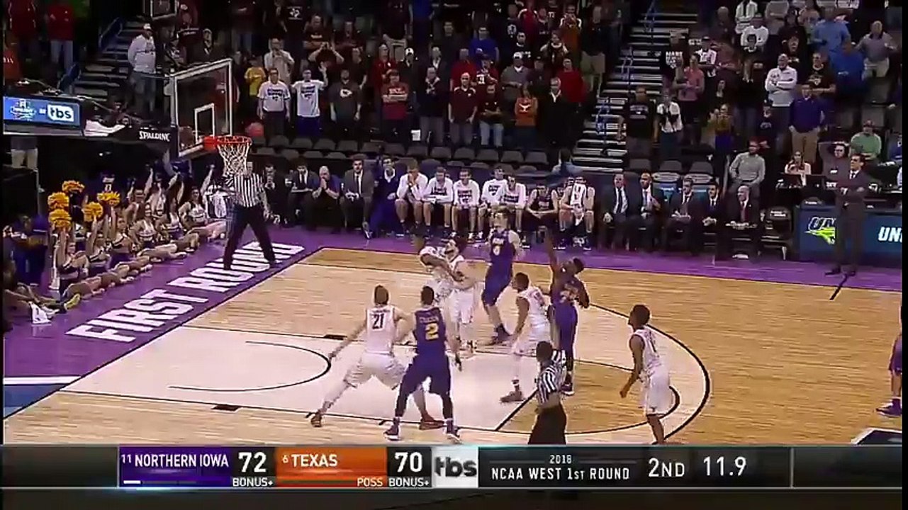Northern Iowa vs  Texas Paul Jesperson Panier du milieu du terrain sur le buzzer