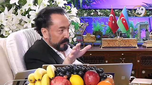 Samimiyetsiz din anlayışında tebliğ, infak yok, gösteriş var. Hacca da ticaret için gidiyorlar.