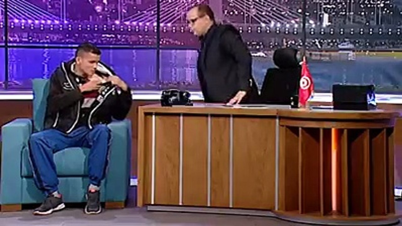 بدموع حلقة مهبولة ليوم في لاباس على جماعة الحمير إلي يساندو في النساء تفرج في العرض