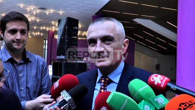 Kongresi i PS, Ilir Meta flet nga holli i Pallatit te Kongreseve