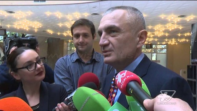 Ilir Meta komenton debatin Rama-Blushi - News, Lajme - Vizion Plus