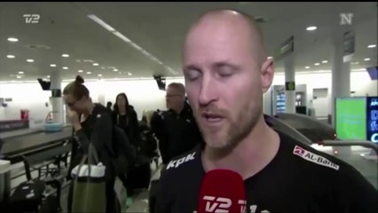 Une femme disparaît d'un coup en plein direct TV durant une interview!