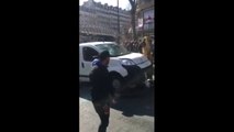Il défonce sa voiture avec une bombonne de gaz en plein Paris boulevard Barbès