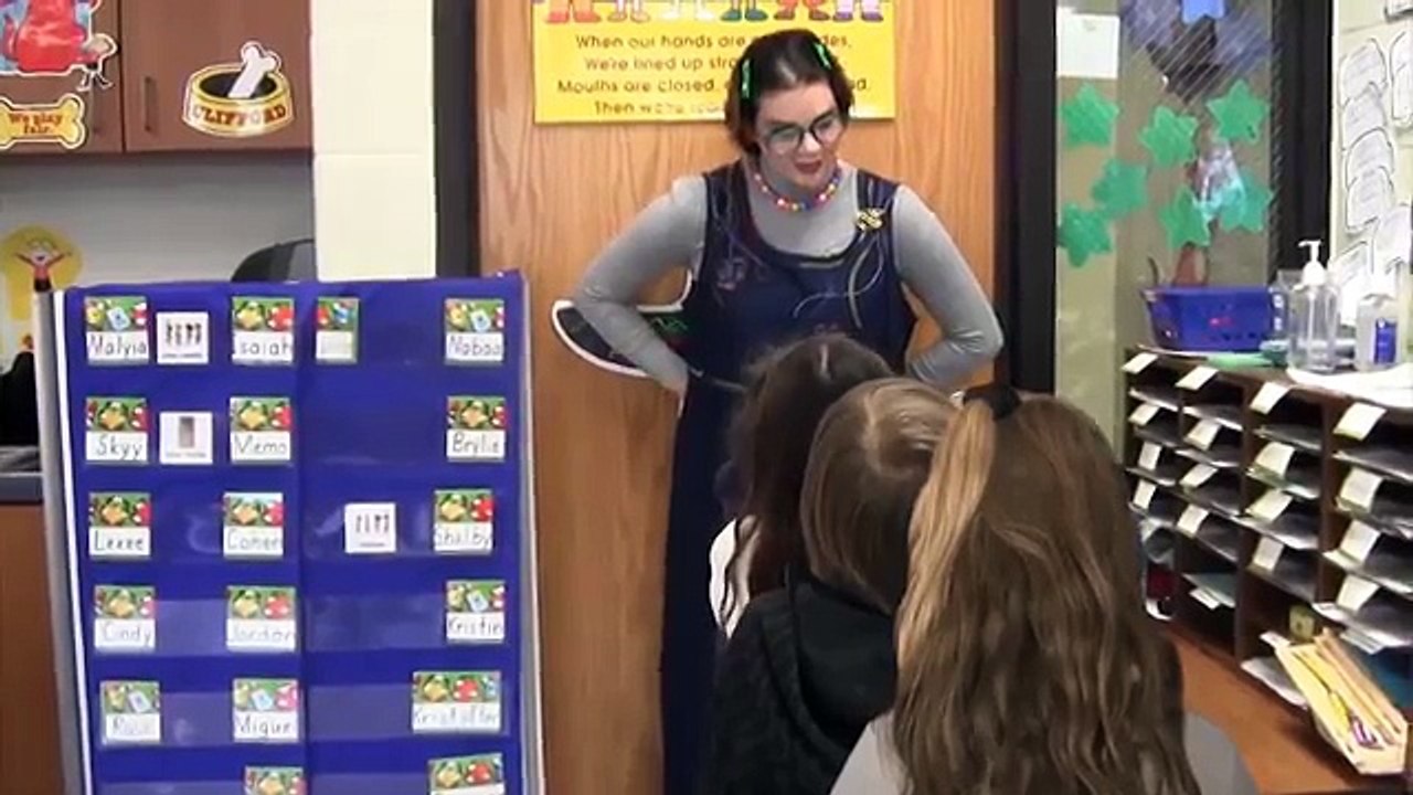 Mini Celebrities Episode 2 - Justin Bieber - Selena Gomez - Taylor Swift - Lindsey Lohan