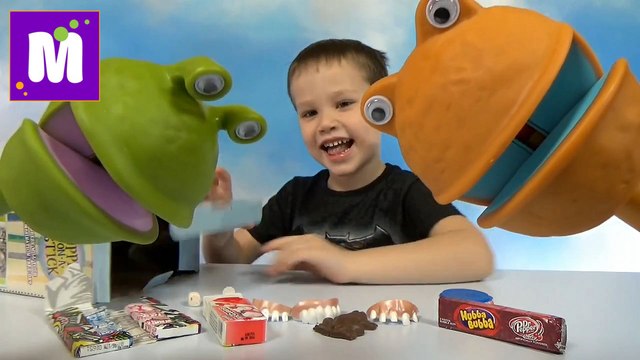 Зубы и жвачки беззубые игрушки на палочке на канале Мистер Макс Puppet on a stick _ teeth gum 2016
