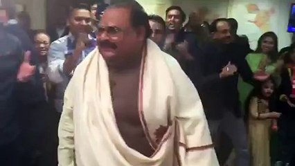 Another video of Altaf Hussain from another Angle