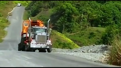 Truck pulls wheelie, amazing power [HD, 720p]