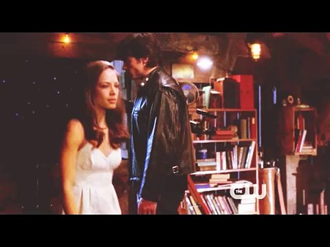 Smallville 6x13- Clana Loft Scene