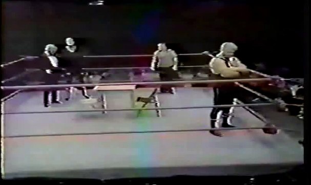 Arm Wrestling Challenge Larry Hennig vs Super Destroyer II (Sgt. Slaughter)