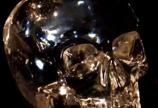EL MISTERIO DE LAS CALAVERAS DE CRISTAL