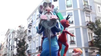Las Fallas Festival'inde Dev Kuklalar Ateşe Verildi - İspanya