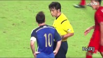 Lionel Messi Signs Autograph For Pitch Invader Fan in Hong Kong ● 14 10 2014
