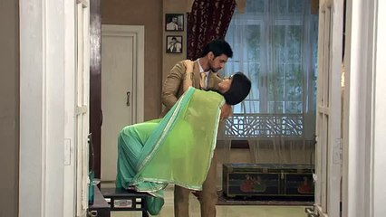 Ishani and Ranveer Love Kiss Scenes - Meri Aashiqui Tumse Hi