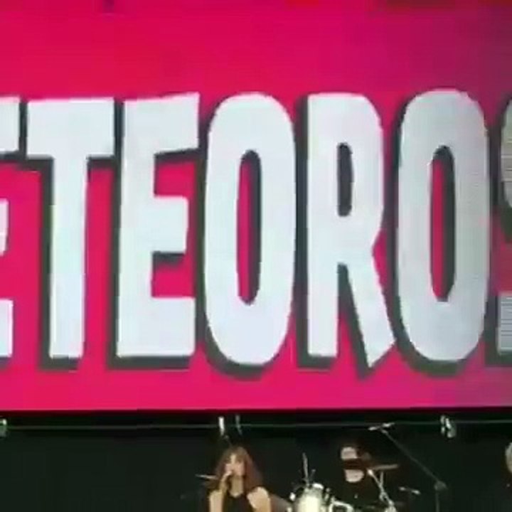 Victoria Bernardi feat Meteoros - Yo no Puedo Hacerte Ningún mal (fragmento) (lollapalooza) (1024p FULL HD)