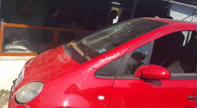 Invalidi humb kontrollin e mjetit përplas turmën në tregun e Milotit, 2 të vdekur, 4 plagosen