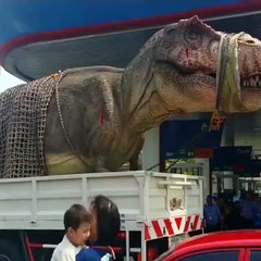 Wow If I Saw This As A Kid I Would Seriously Freak Out!