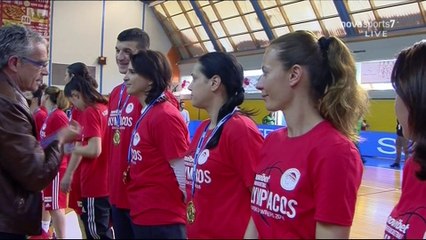 Η απονομή της γυναικείας ομάδας του Ολυμπιακού