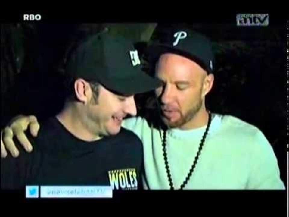 Seleb@seleb: Dua Artis Bule Saling Dukung di Bulan Ramadan