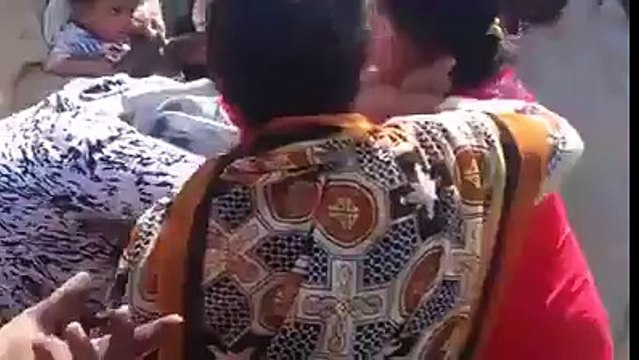 Women FIghting On Main Road Dangerous Fighting